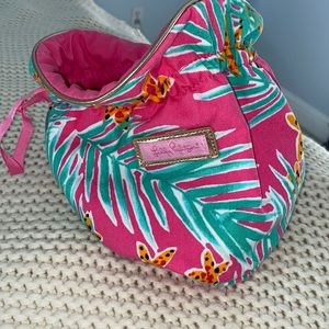 Selling a gently used Lilly Pulitzer travel bag